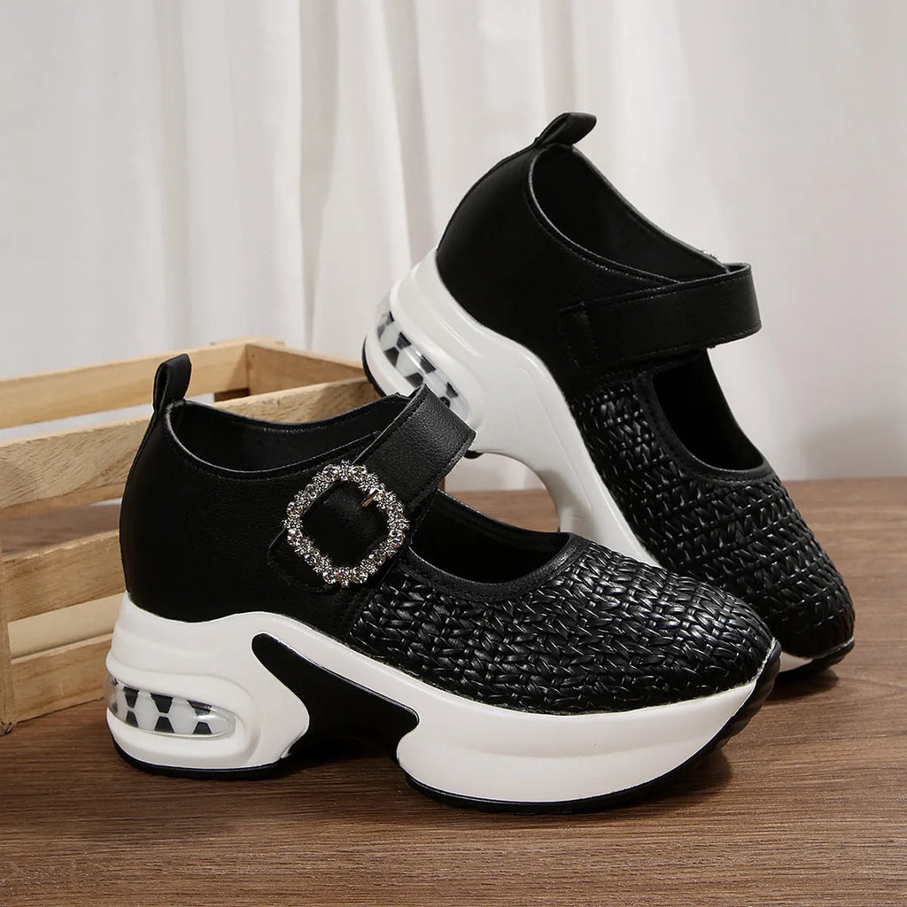 Women's low-top woven wedge shoes in black with leather lining and rubber sole, mid heel 3-5cm