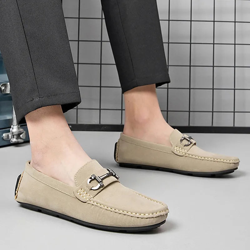 Men's casual leather loafers in black brown beige with round toe and rubber sole