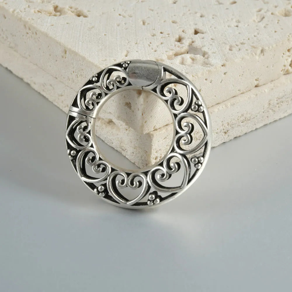 Retro magnetic earrings with heart or lotus shape in antique silver or ancient gold finish