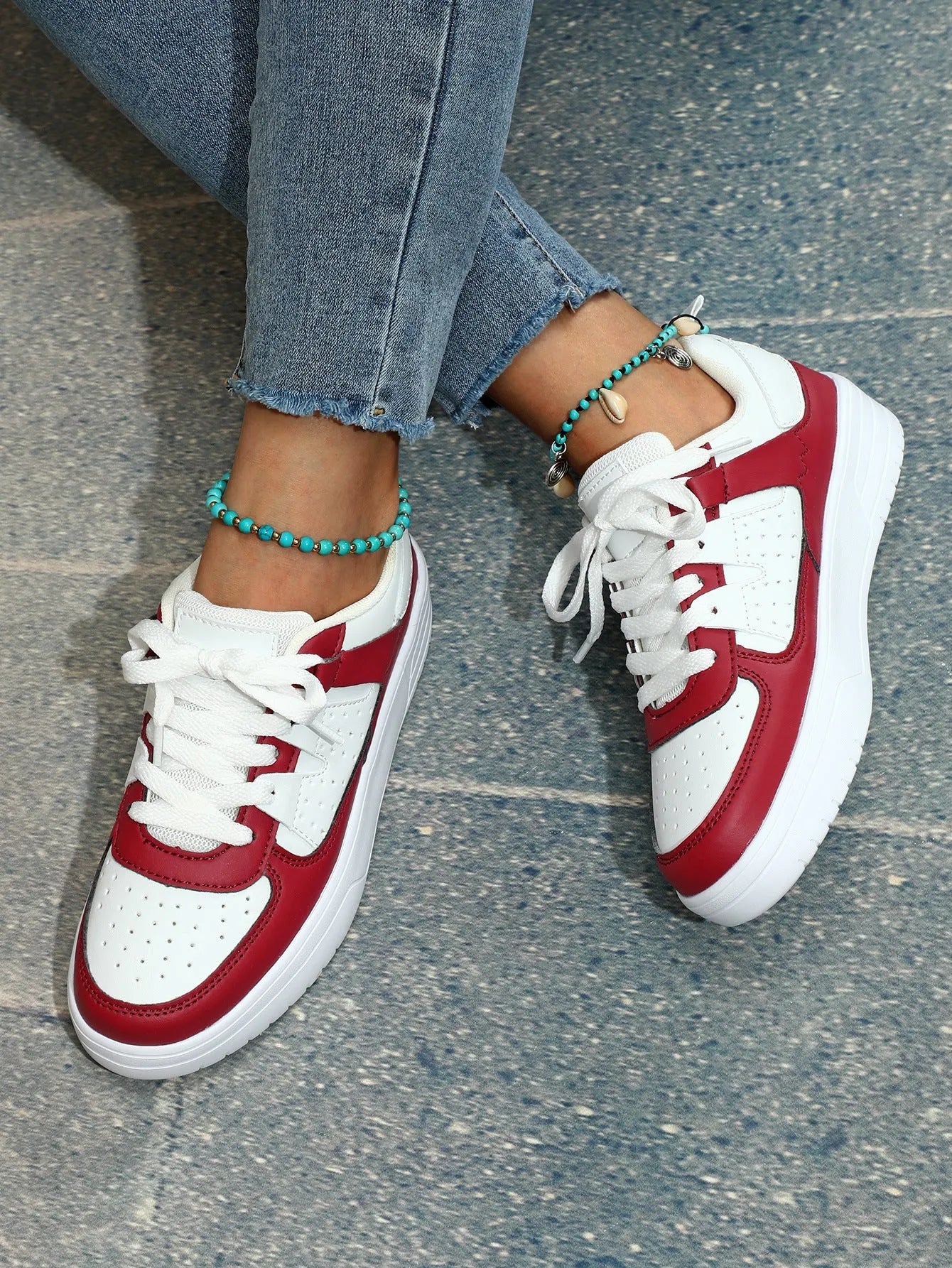 Casual board shoes for couples, soft bottom, lace-up closure, round toe, low top, available in multiple colours and sizes 35-45