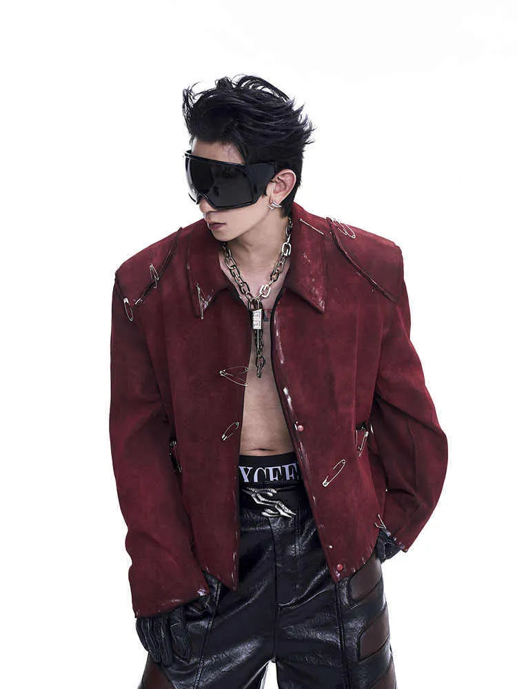 Men's thick quilted flocking decorative pin jacket in red, loose fit with lapel collar
