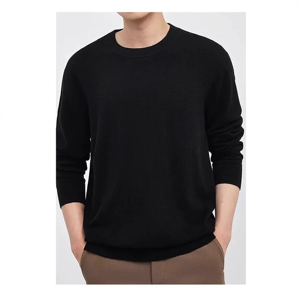 Men's regular cut wool pullover sweater in standard thickness for autumn winter wear