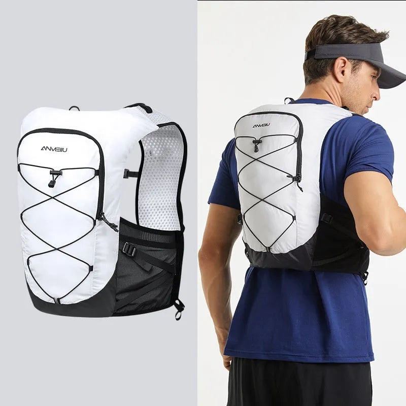 5L nylon hydration backpack in black or white, available in S, M, and L sizes, for cross-country and climbing. Water bag not included.