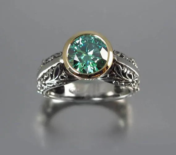 Flower-shaped vintage gemstone ring with gold-plated colour separation in green silver colour