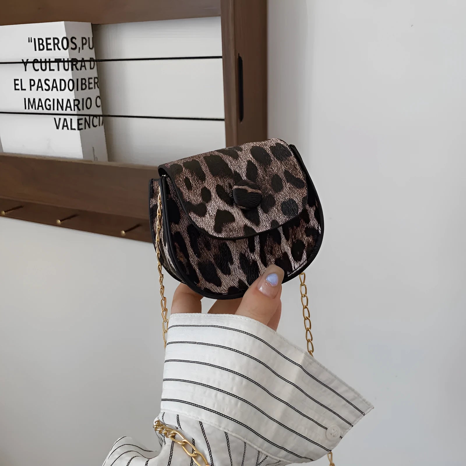 Mini leopard print PU saddle bag in horizontal square shape, with sandwich pocket, black or reddish brown