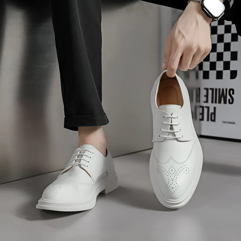 Men's white pointed-toe lace-up shoes with PU upper, flat square heel and rubber sole, sizes 38-48