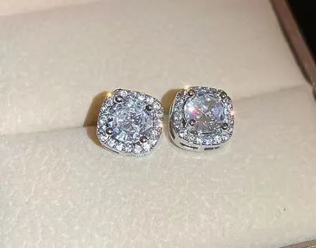 Square geometric diamond earrings for women in silver or gold colour on an alloy base.