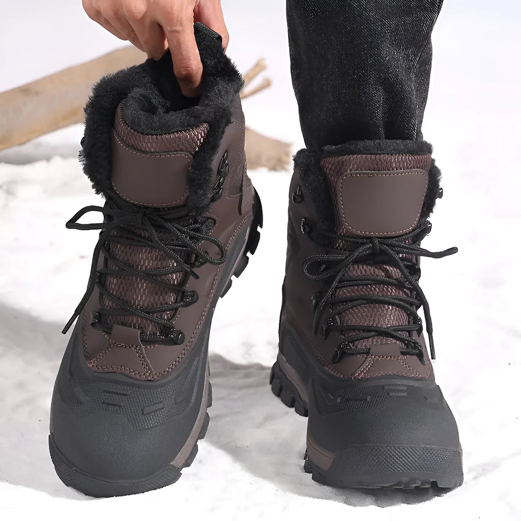 Men's black high-top lace-up boots with fleece lining, shown on a size label ranging from 39 to 48.