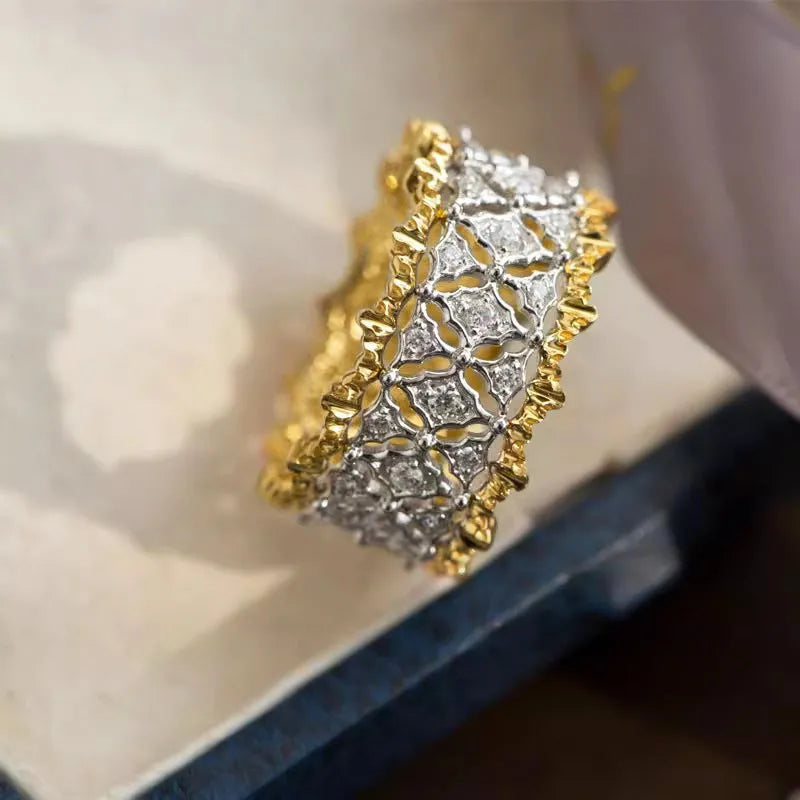 Geometric women's copper ring with a round zircon stone in a two-tone electroplated finish.