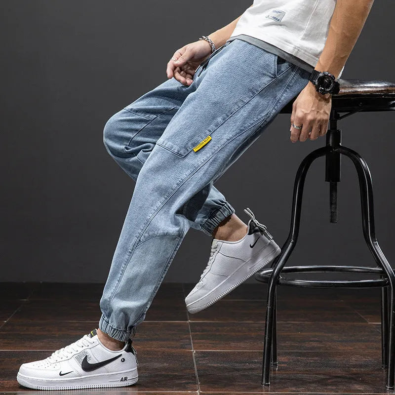 Men's loose cargo casual jeans with micro elasticity cotton fabric in straight leg Korean style design