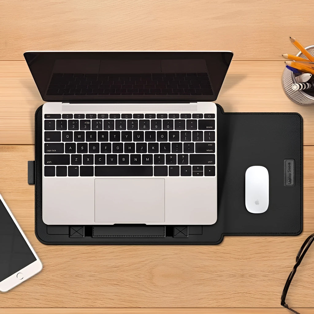 Imitation leather laptop protective sleeve in black with zip closure, fits 11.6 to 17 inch notebooks