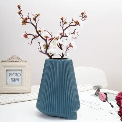 Melamine plastic decorative vase in blue, green, pink or white colours measuring 16cm by 20cm