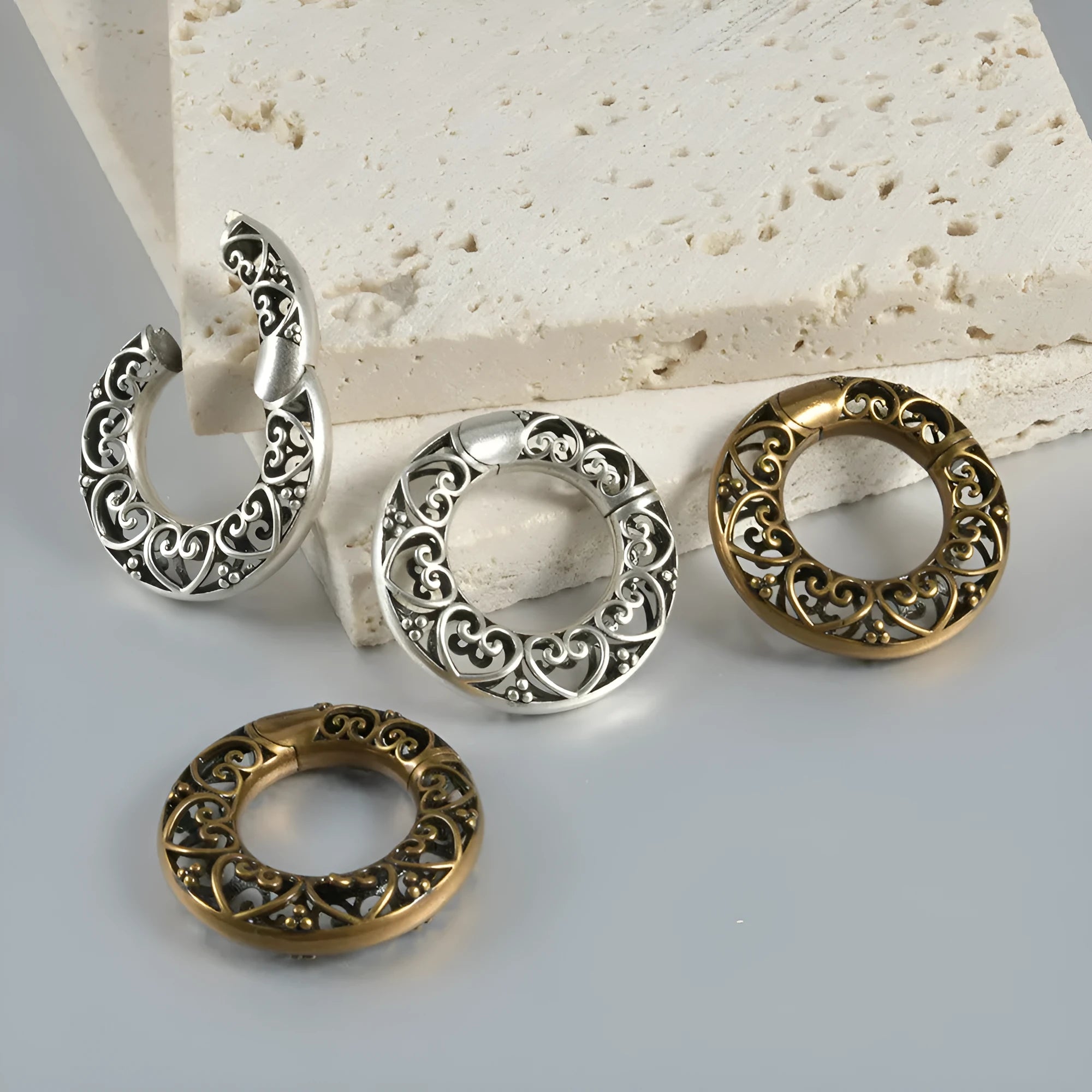 Retro magnetic earrings with heart or lotus shape in antique silver or ancient gold finish