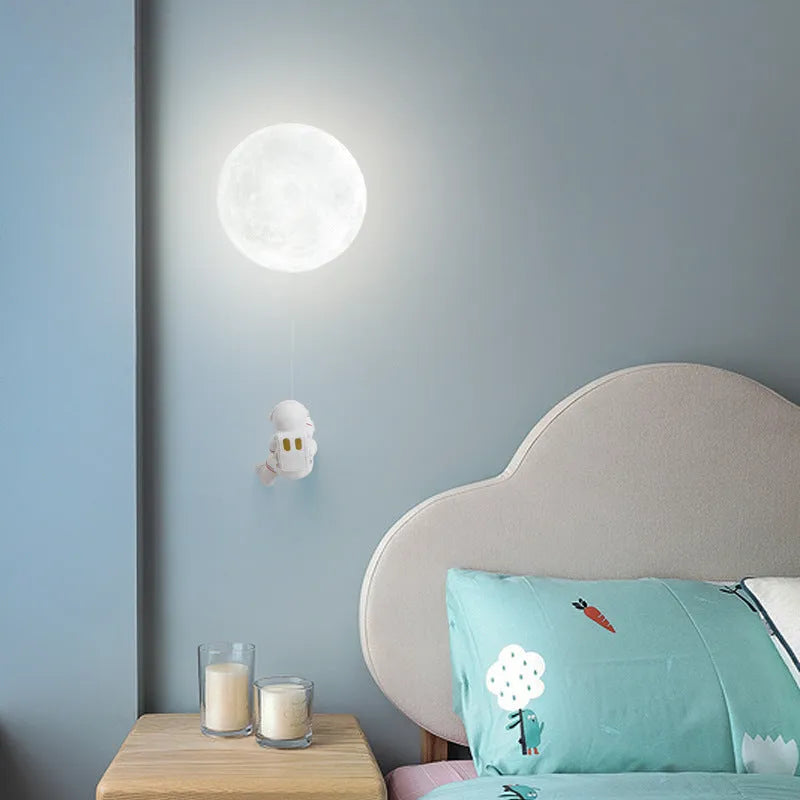 Children's room moon wall lamp in Nordic minimalist style, 15cm diameter, white finish, mounted on wall