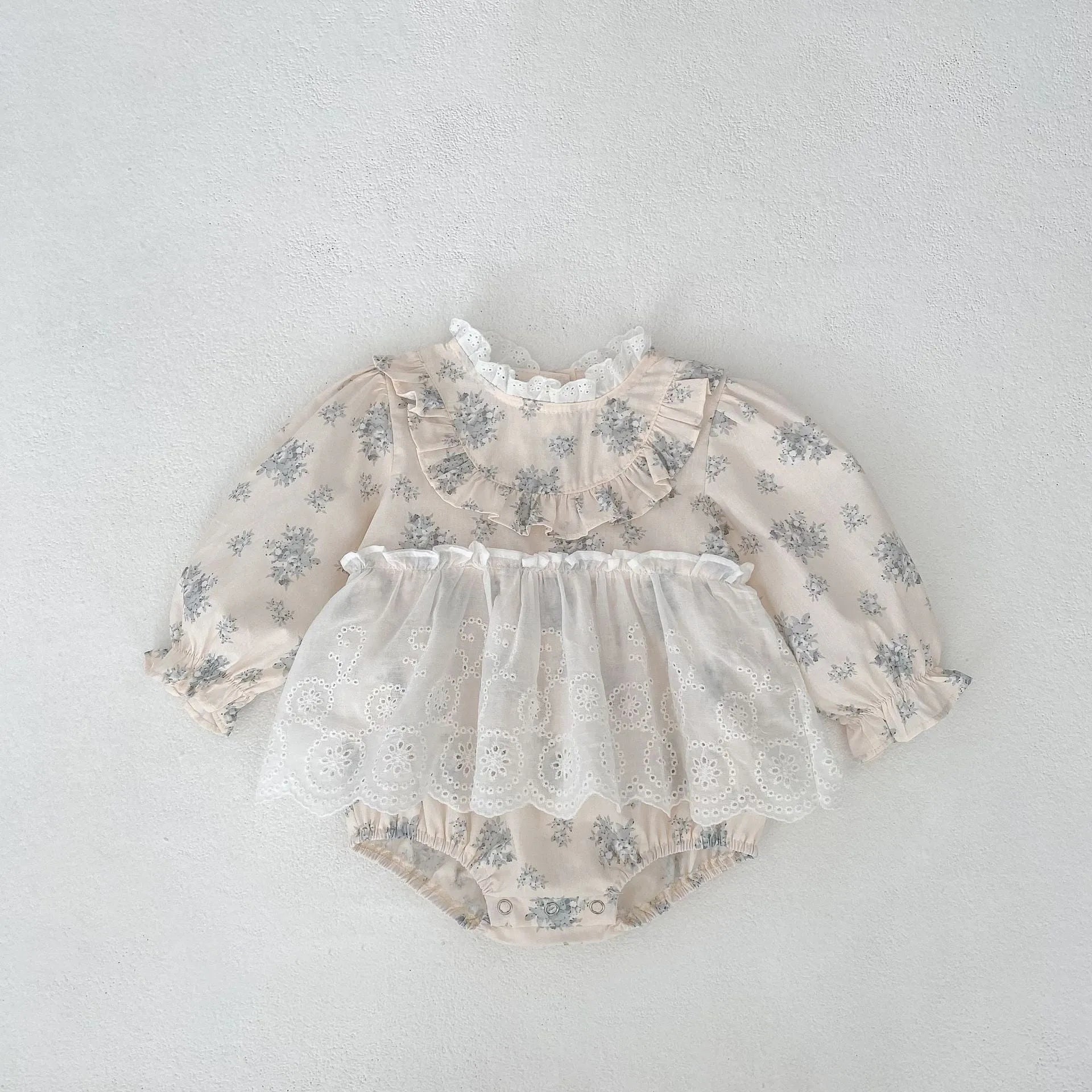 Apricot cotton baby bodysuit jumpsuit with sweet cutout lace print, triangle pullover style suitable for 66cm to 100cm height