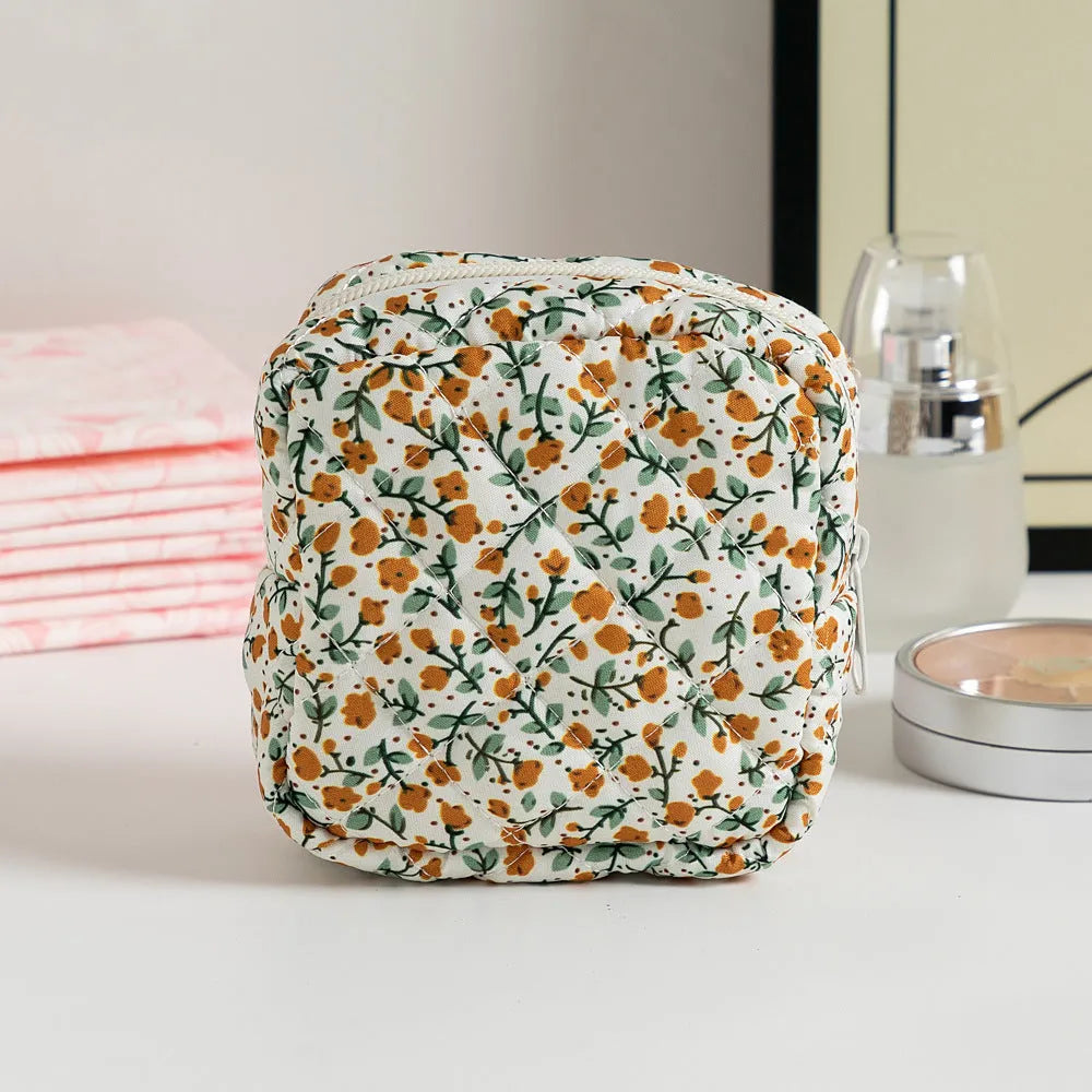 Floral polyester ladies purse key storage bag with breathable fabric and decorative sewing thread details
