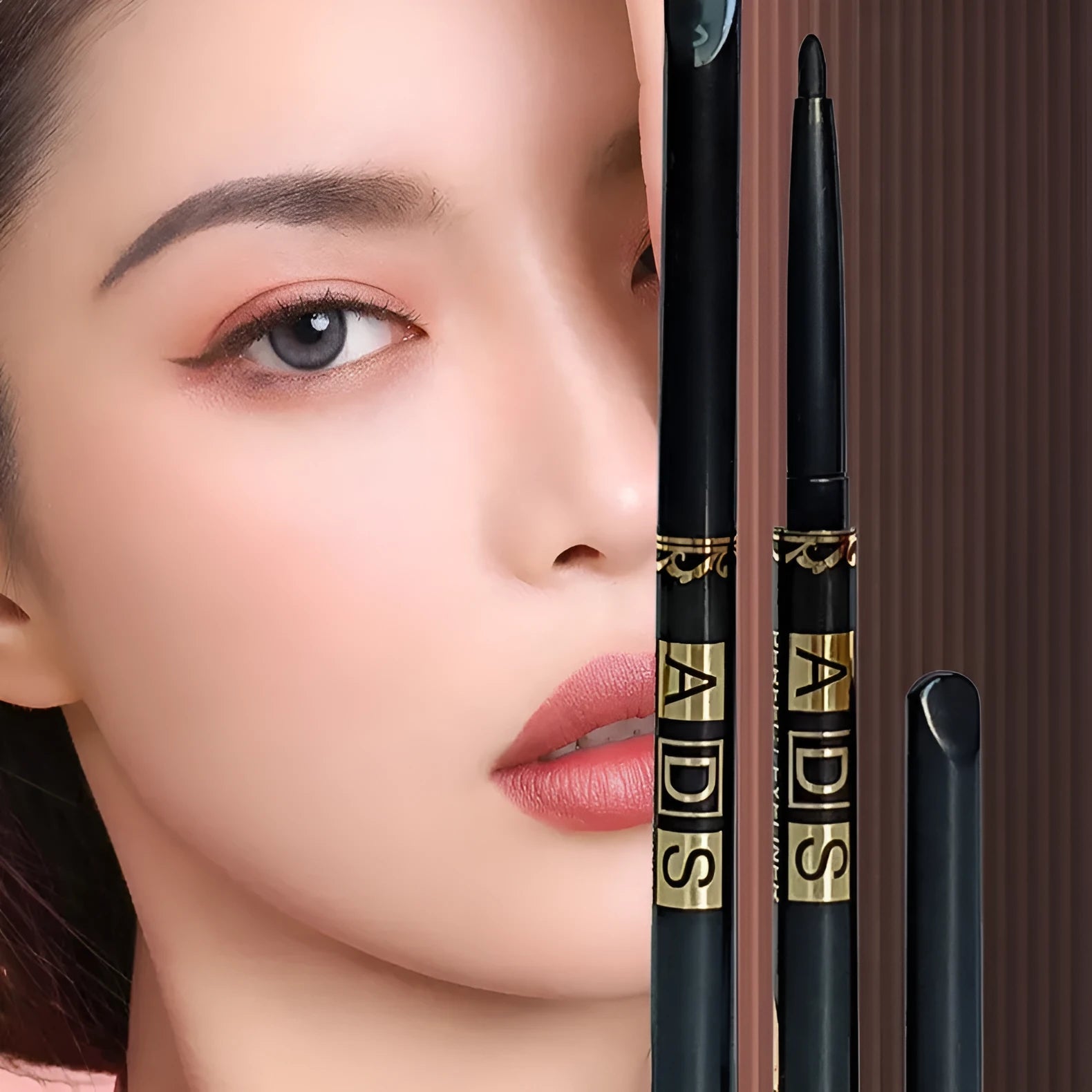 Eyeliner gel pencil in black and brown with automatic twist-up mechanism