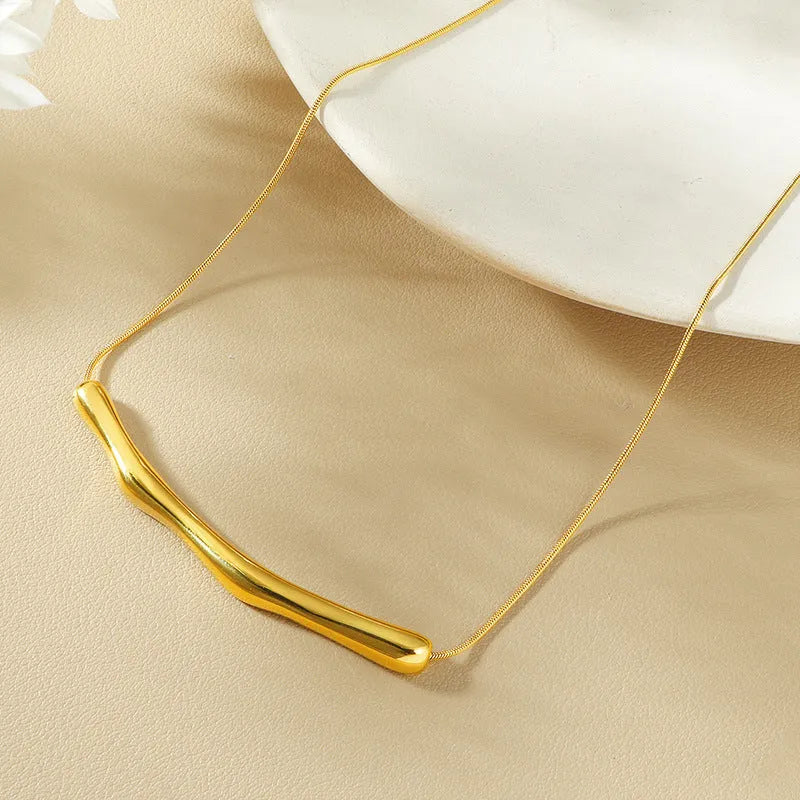 Irregular pleated titanium steel necklace for women in gold or steel electroplated finishes