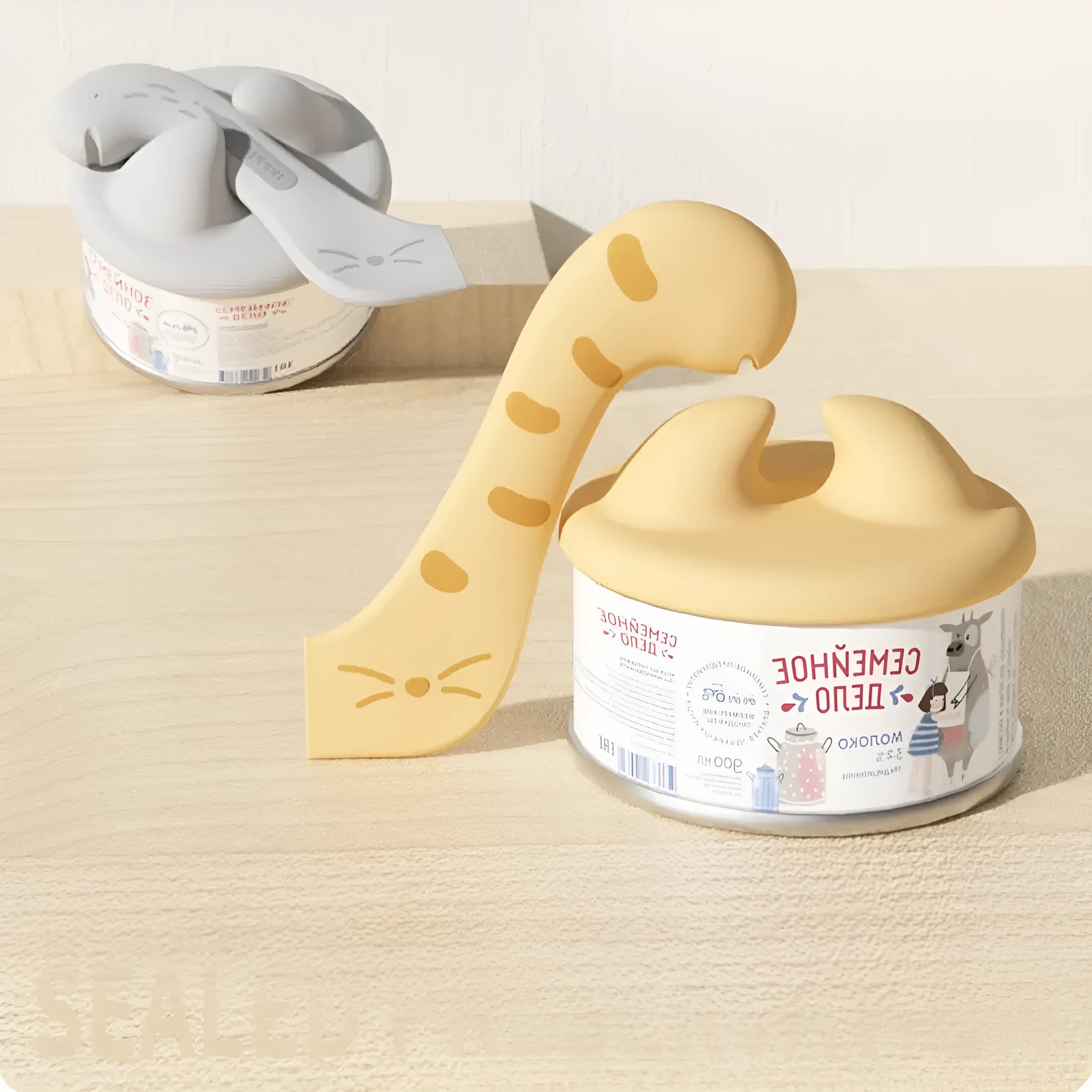 Cat jar spoon multifunctional can opener for wet pet feeding made from ABS silicone in gray colour