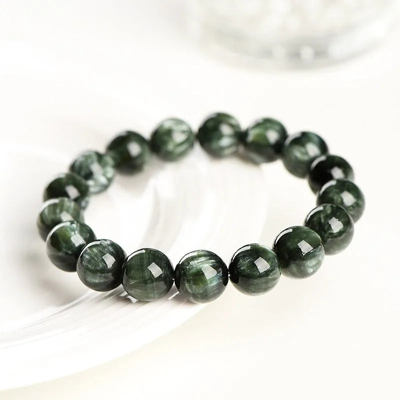 Green Dragon natural crystal bracelet with 8-9mm round beads and ruyi design detail
