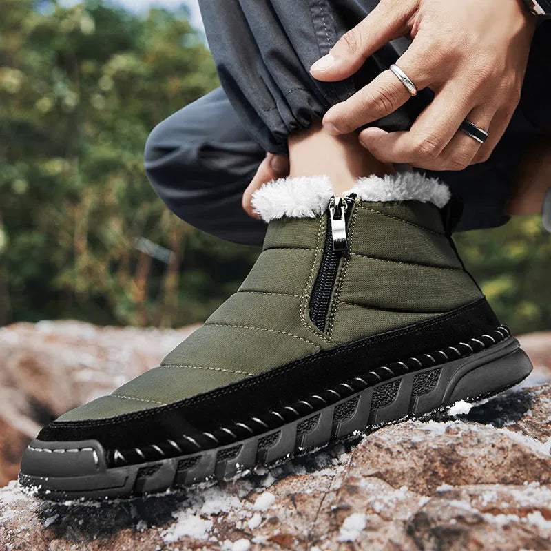Men's plus size snow boots with round toe design and cotton cloth upper
