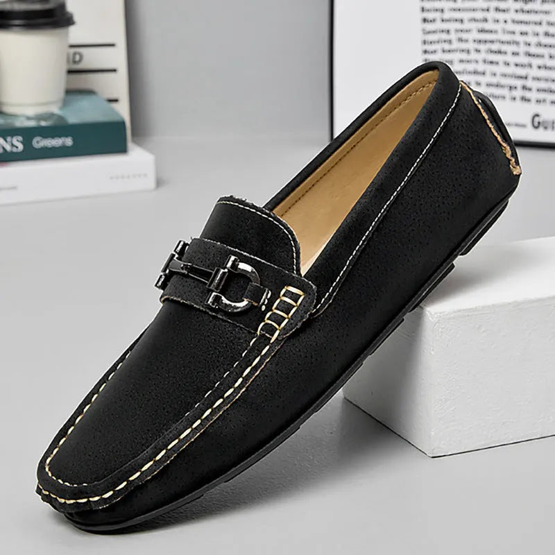 Men's casual leather loafers in black brown beige with round toe and rubber sole