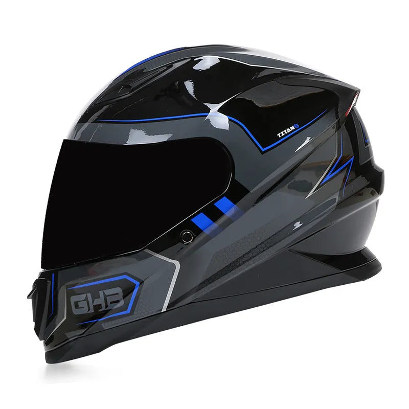 Simple ABS motorcycle helmet in matte black with transparent lens for off-road riding