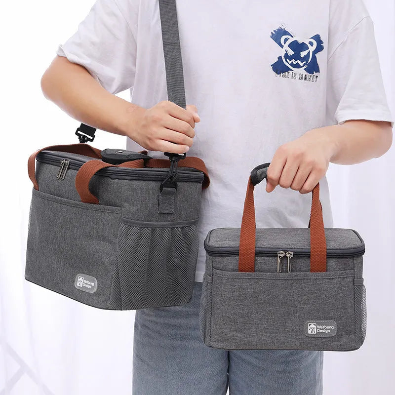 Insulated crossbody picnic cooler bag with shoulder strap in Oxford cloth