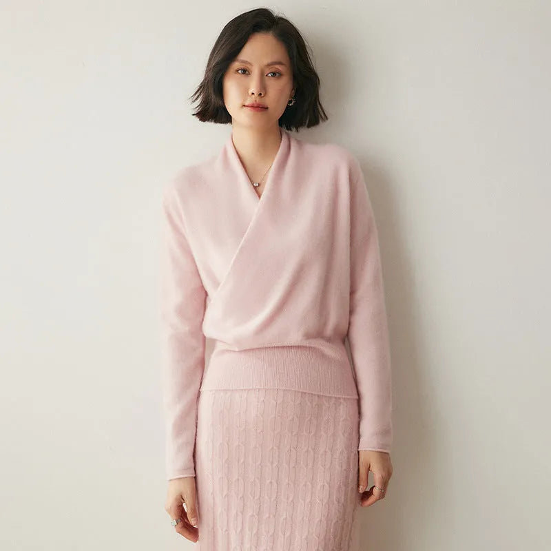 Women's V-neck cashmere sweater top in solid colour, long sleeves, straight tube silhouette, size M