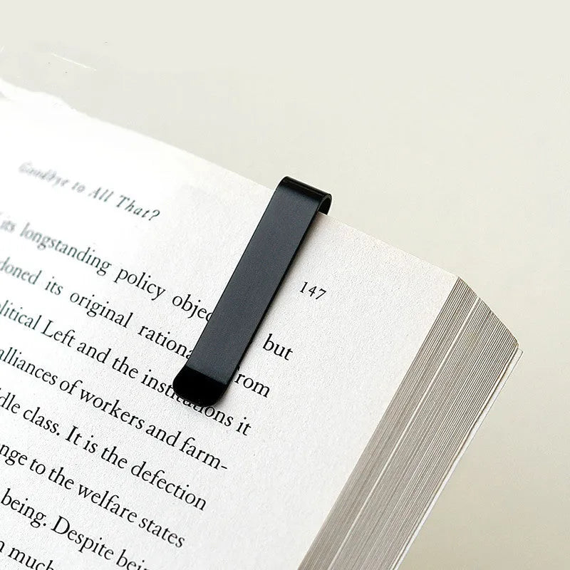 Aluminium bookmark ruler with 15cm laser-engraved scale in black or silver colour