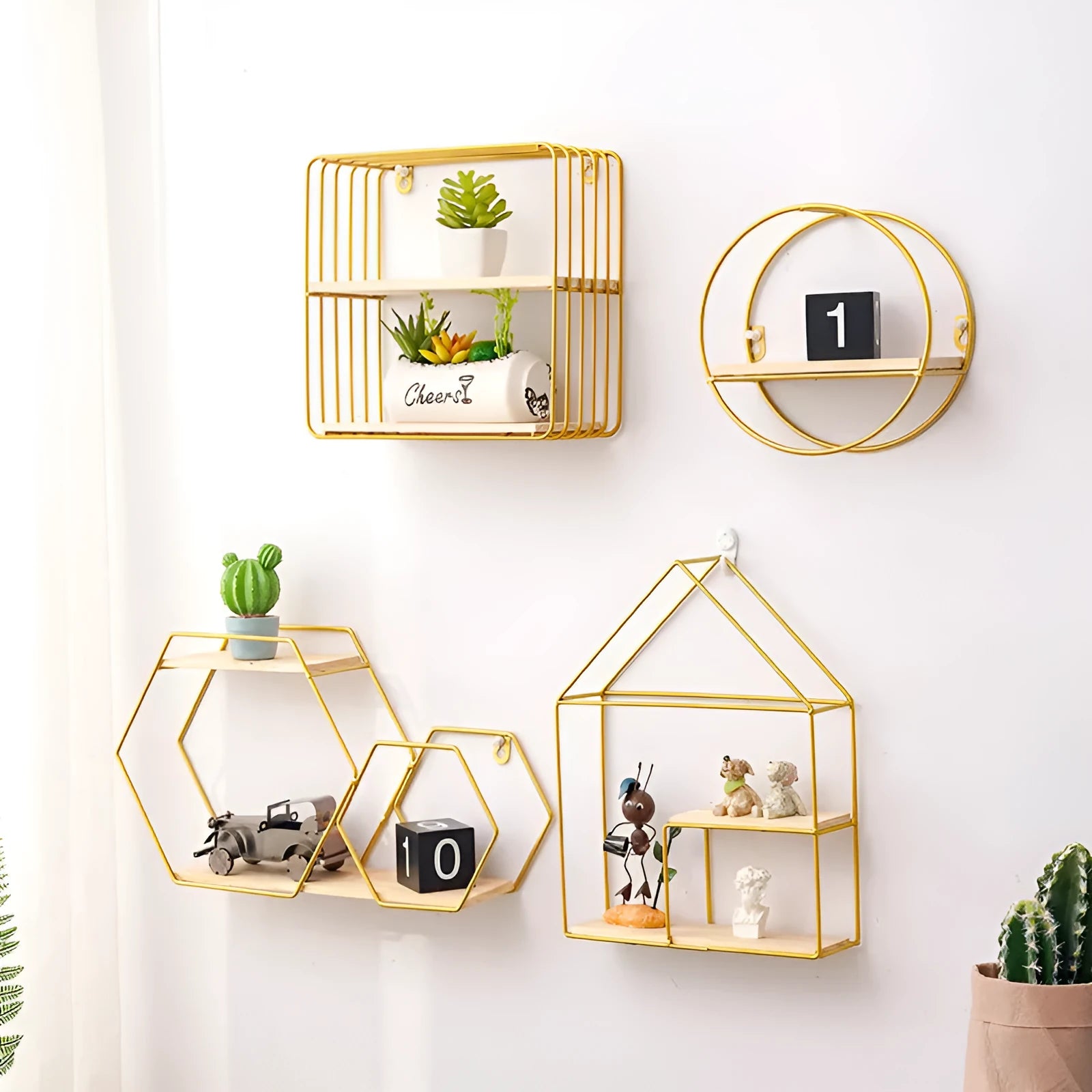 Single-layer iron wall shelf with solid wood shelf in gold colour, European style, hook-type installation