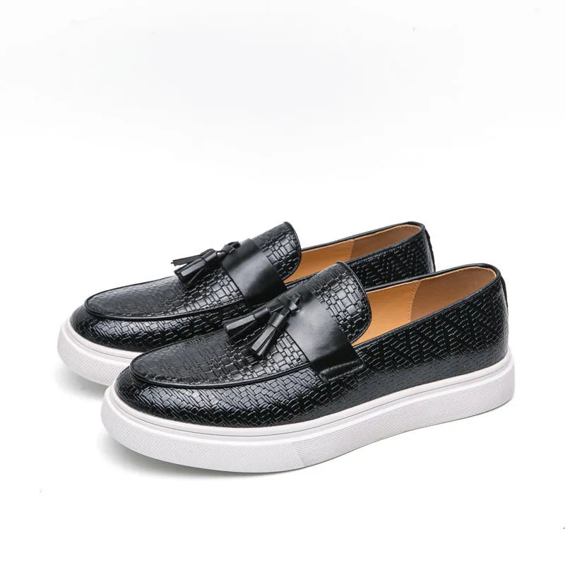 Men's black plus size casual leather shoes with fringed design and round toe