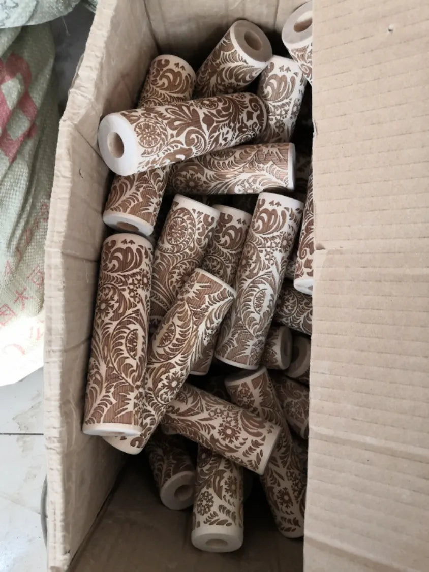 Wooden Christmas embossing rolling pin with snowflake and reindeer pattern, 45 x 5 x 5cm natural wood dough tool