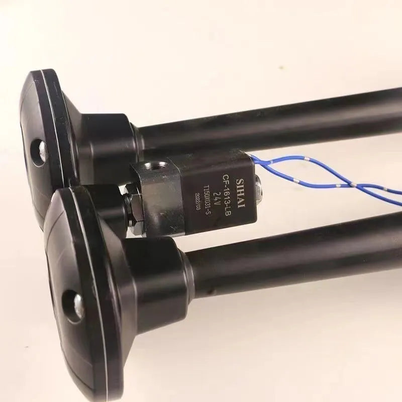 Black dual trumpet 12V 24V universal air horn and compressor kit for vehicles.