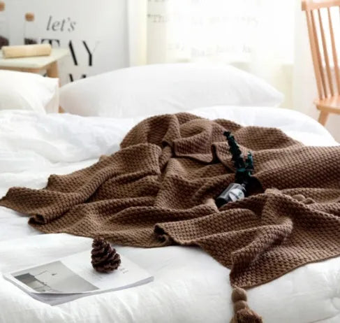Nordic fringed knit ball blanket in acrylic fabric showing plain pattern and 130×170cm dimensions