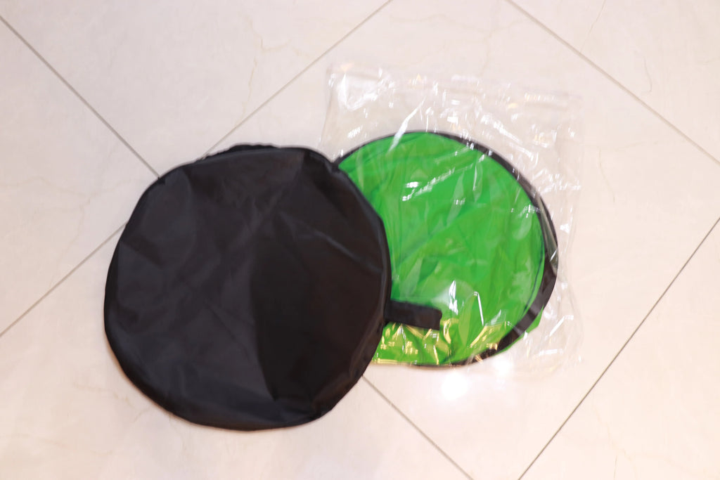 Foldable reflector for chair photography background board in green, nylon fabric, unfolded 150x200 cm with steel spring frame