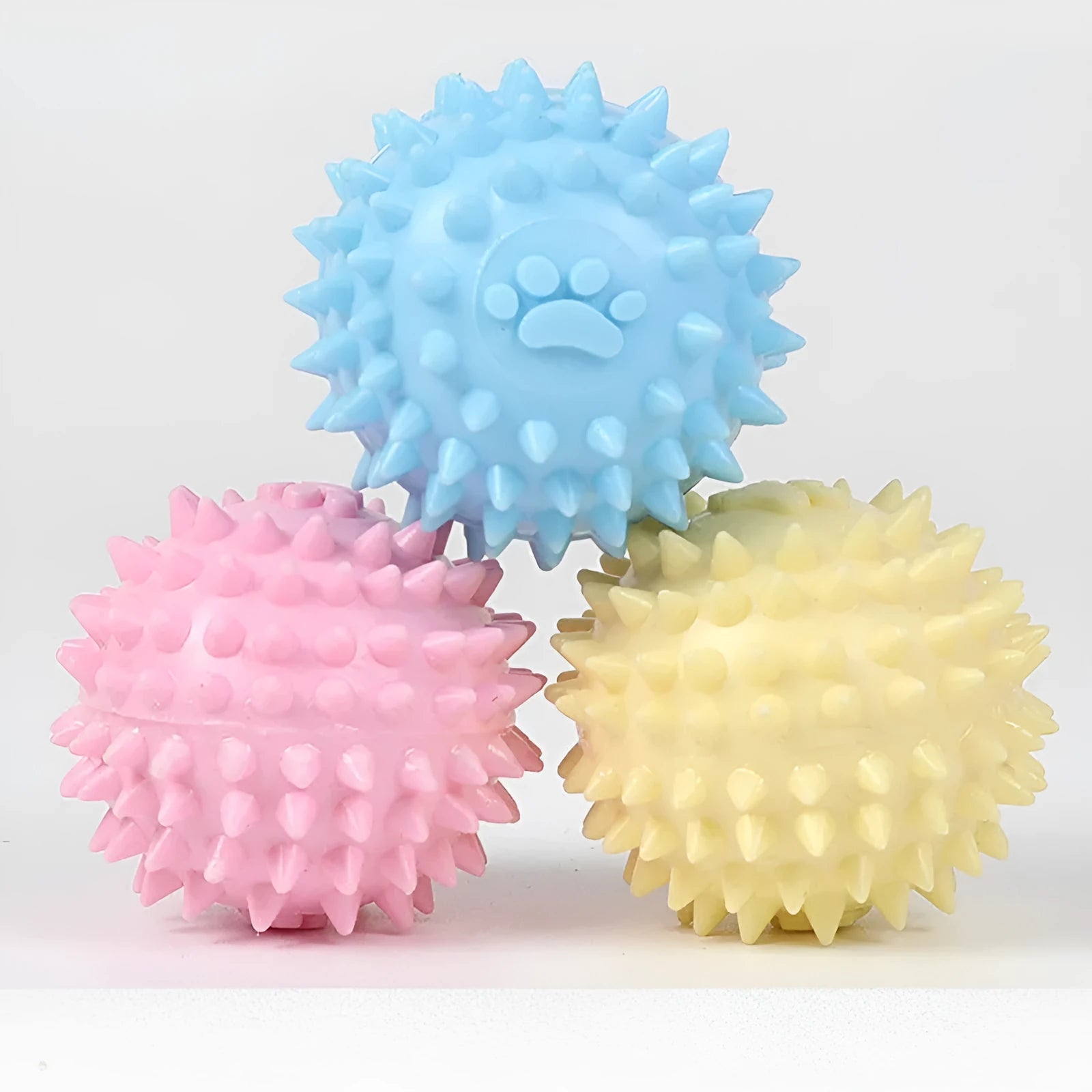 Blue TPR dog and cat chewing ball with footprint texture for tooth cleaning, 6cm diameter
