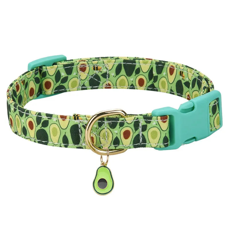 Adjustable dog collar with floral pattern in Strawberry colour on a white background