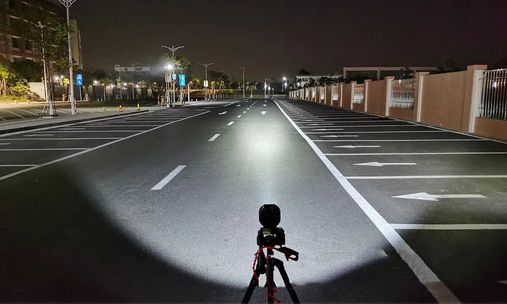 40W off-road LED spotlight in white or yellow with aluminium alloy housing, 12-24V and 0.5A, compact 7.5mm stated size.
