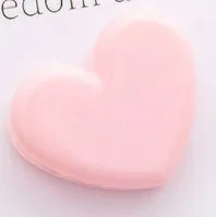 Pink heart-shaped love clip measuring 3.2 x 2.5cm for holding a photo or note