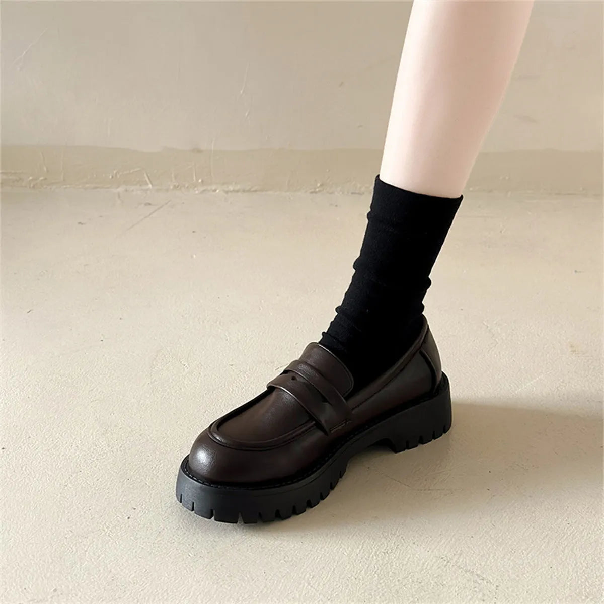 Chunky heel platform British style leather shoes for women in black, low heel, round toe