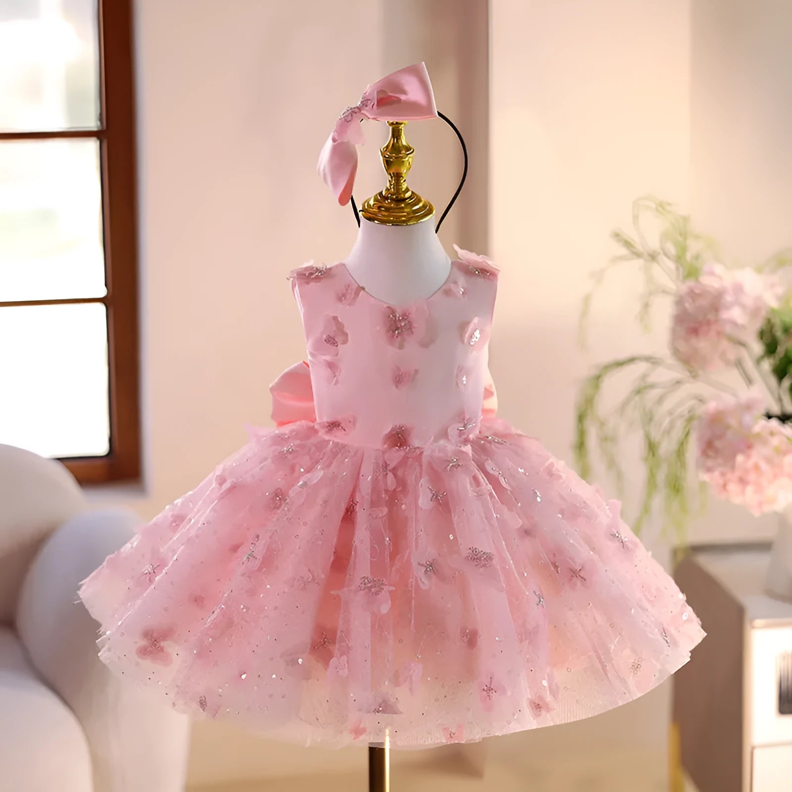 Pink children's little princess dress with polyester fibre fabric, suitable for heights 80-150cm, flower girl style