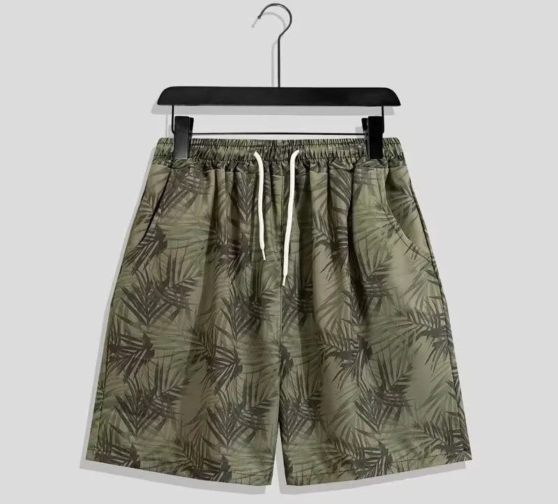 Men's casual geometric printed quick-drying polyester shorts in loose fit, mid waist, drawstring closure