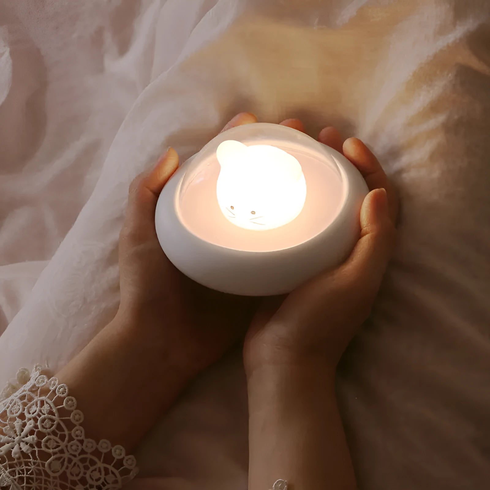 Blue USB LED night light with touch control on lampshade, 12 cm, 5W, plug-in model