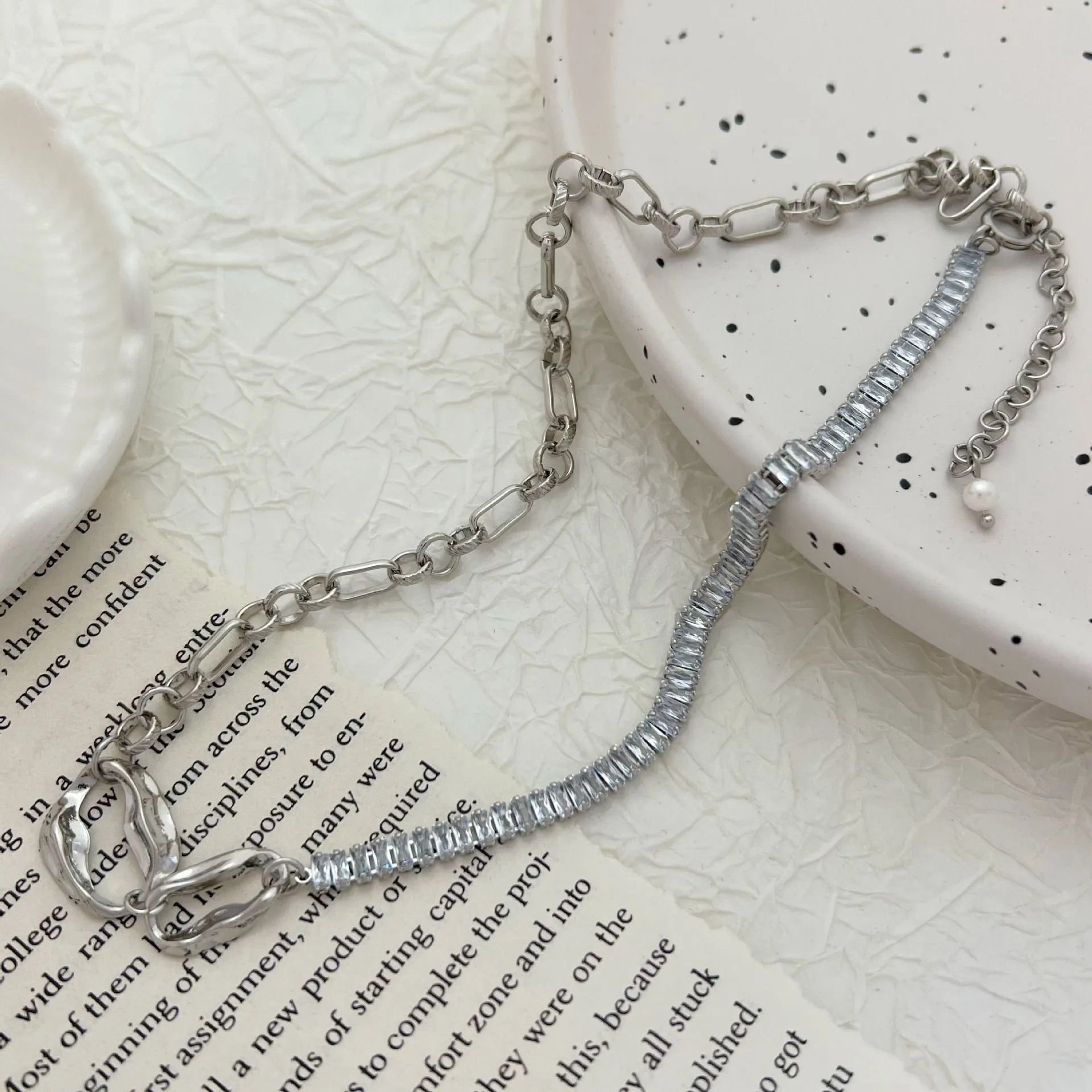 Women's irregular buckle alloy necklace with geometric quadrilateral pendant zircon stitching cold style light luxury