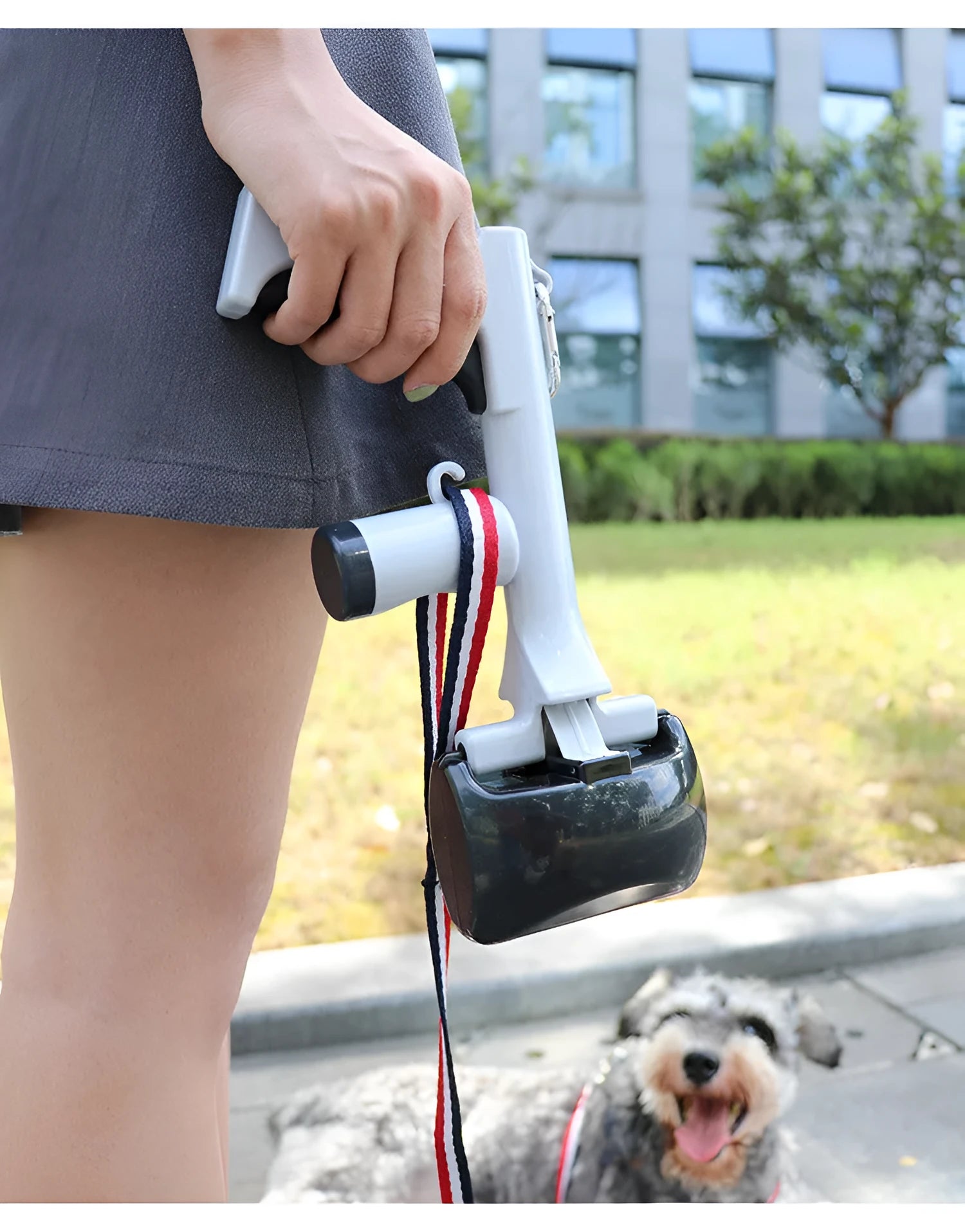 Portable two-in-one pet toilet in black, made from ABS smash resistant material, for small and medium dogs