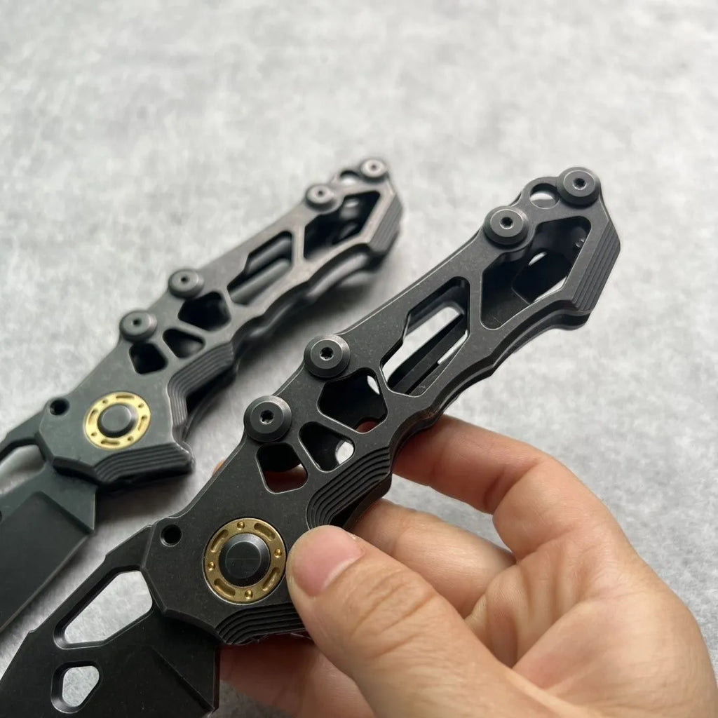 D2 steel folding knife with 9cm blade and 120mm handle, compact outdoor pocket knife