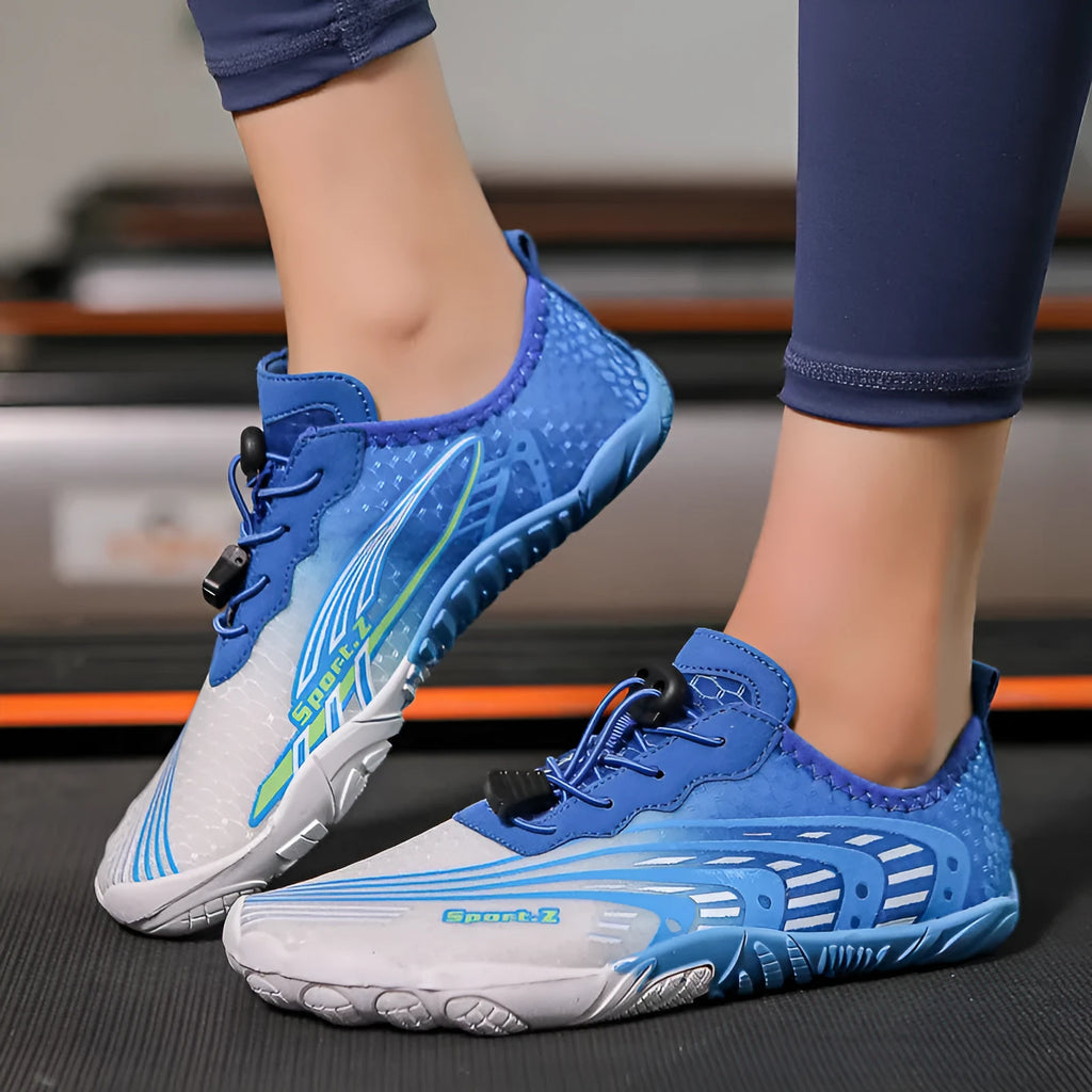 Men's and women's non-slip fitness sneakers with Lycra upper, rubber sole, low heel, available in 2026 White Blue colour