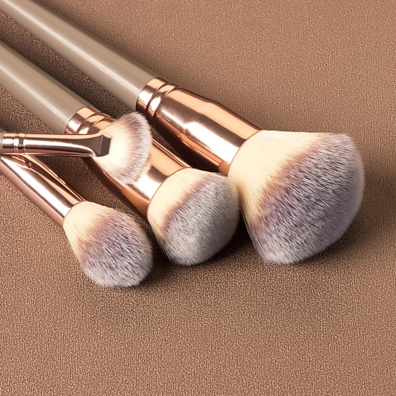 15-piece man-made fibre makeup brush set including eye shadow brush in black colour option