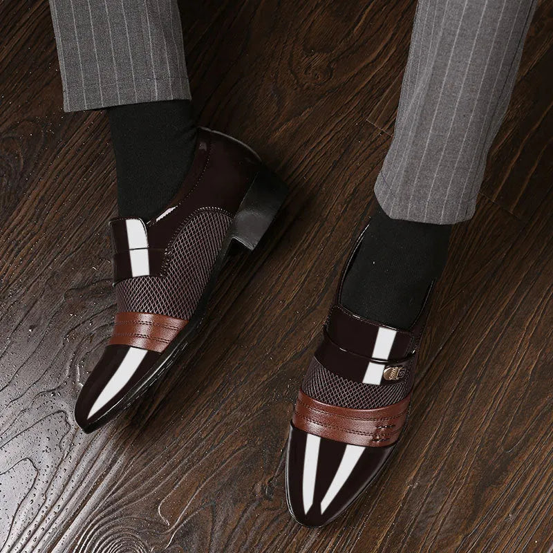 Men's pointed toe business casual leather shoes in black with artificial PU upper and rubber sole, low-top design